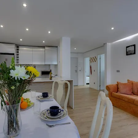 Apartment Centre T2 *